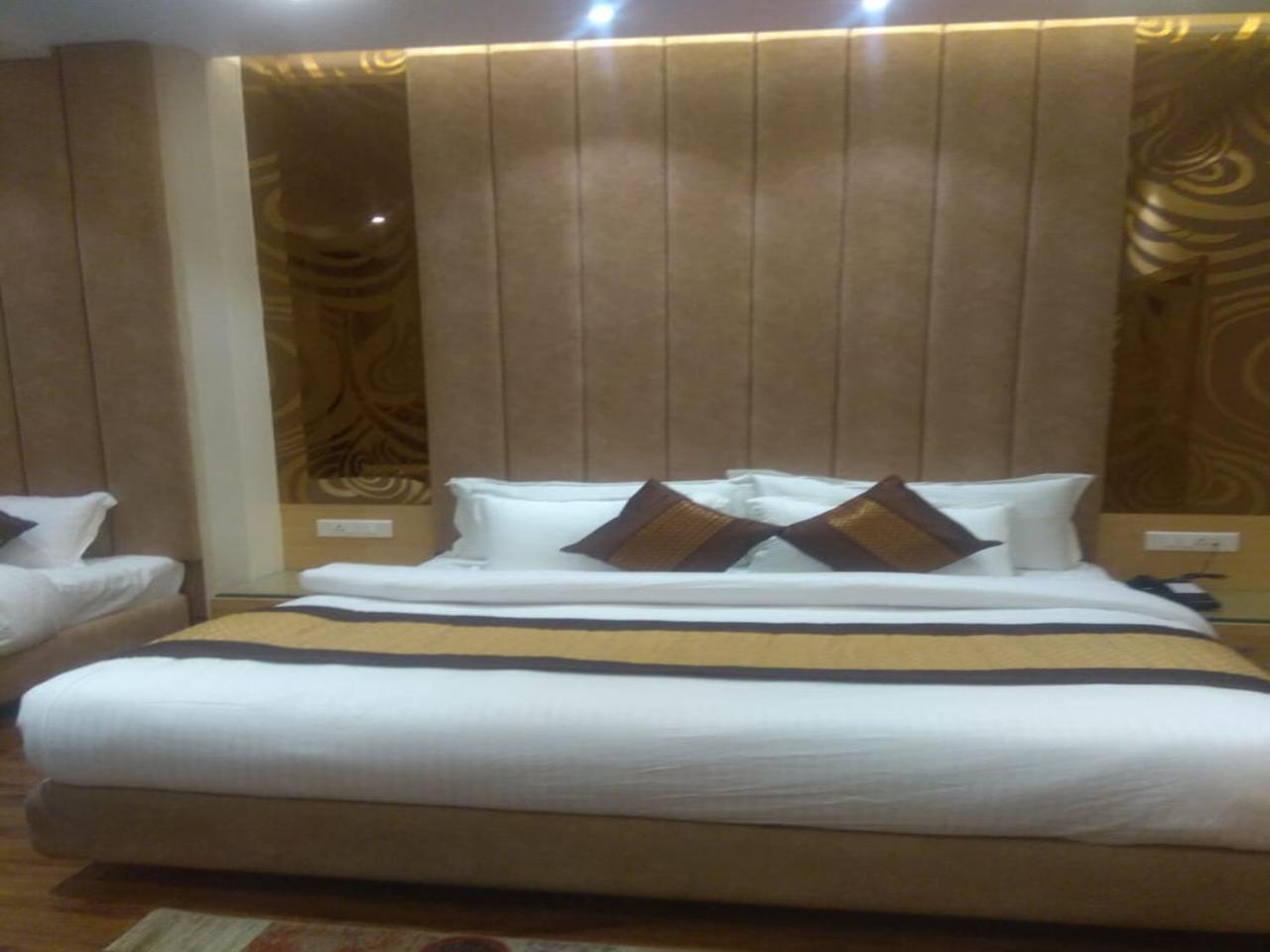 Csjs Inn By Krishna Group Of Hotels 암리차르 외부 사진
